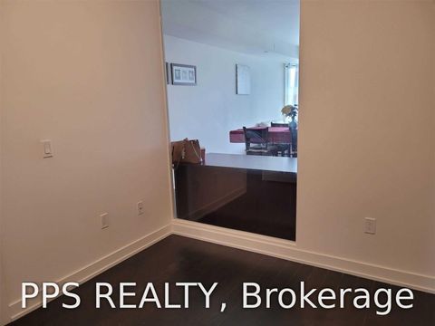 Photo 5 at 1007 - 330 Richmond Street W, Waterfront Communities C1, Toronto