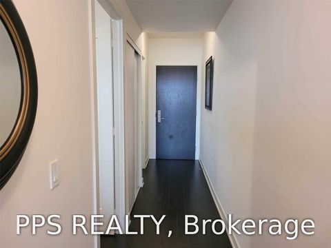 Photo 17 at 1007 - 330 Richmond Street W, Waterfront Communities C1, Toronto