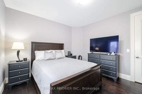 Photo 21 at 28 Ellerby Square N, West Woodbridge, Vaughan