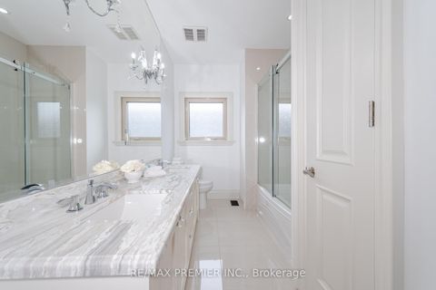 Photo 25 at 28 Ellerby Square N, West Woodbridge, Vaughan
