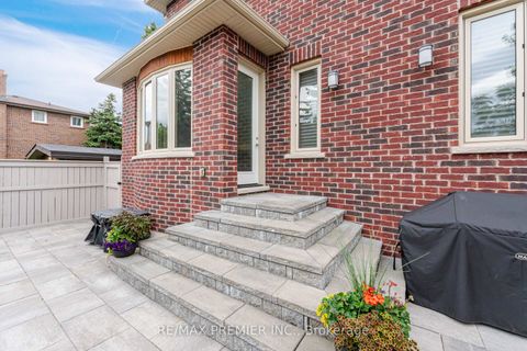 Photo 33 at 28 Ellerby Square N, West Woodbridge, Vaughan