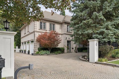 Photo 2 at 46 Wimpole Drive, Windfields, Toronto