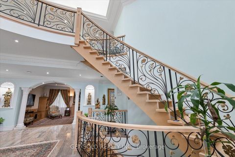 Photo 7 at 46 Wimpole Drive, Windfields, Toronto