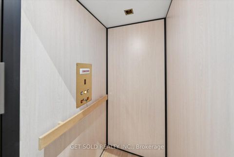 Photo 14 at 46 Wimpole Drive, Windfields, Toronto