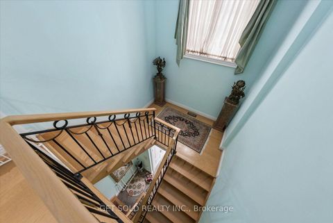 Photo 23 at 46 Wimpole Drive, Windfields, Toronto