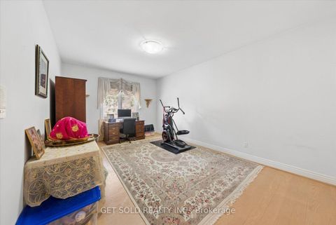 Photo 24 at 46 Wimpole Drive, Windfields, Toronto