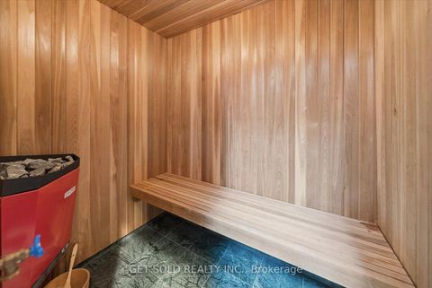 Photo 34 at 46 Wimpole Drive, Windfields, Toronto