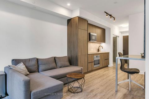 Photo 4 at 611 - 108 Peter Street, Waterfront Communities C1, Toronto