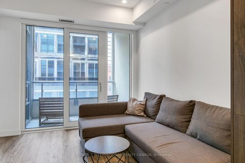 Photo 5 at 611 - 108 Peter Street, Waterfront Communities C1, Toronto