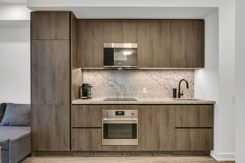 Photo 10 at 611 - 108 Peter Street, Waterfront Communities C1, Toronto