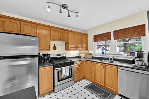 Photo 10 at 163 Grove Street E, Wellington, Barrie