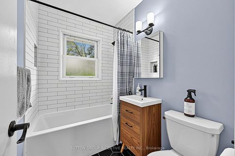 Photo 13 at 163 Grove Street E, Wellington, Barrie
