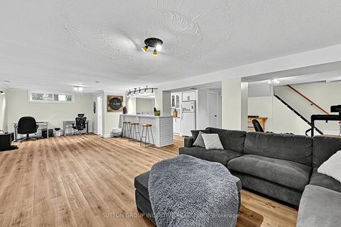 Photo 25 at 163 Grove Street E, Wellington, Barrie