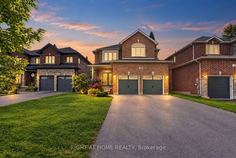 Photo 2 at 35 Auburn Court, Ardagh, Barrie