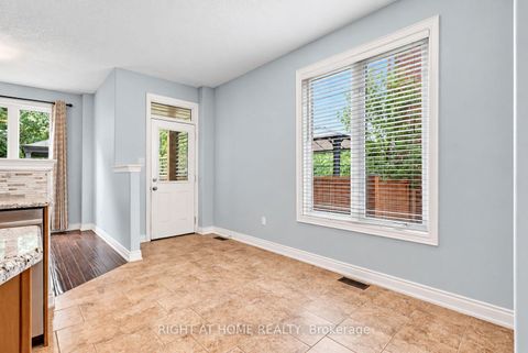 Photo 11 at 35 Auburn Court, Ardagh, Barrie
