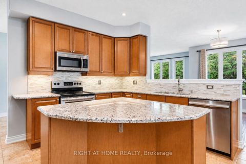 Photo 16 at 35 Auburn Court, Ardagh, Barrie