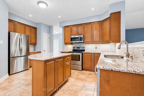 Photo 20 at 35 Auburn Court, Ardagh, Barrie