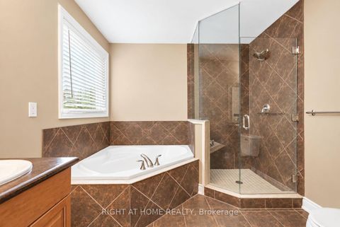 Photo 28 at 35 Auburn Court, Ardagh, Barrie