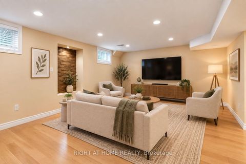 Photo 36 at 35 Auburn Court, Ardagh, Barrie