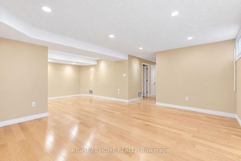 Photo 38 at 35 Auburn Court, Ardagh, Barrie