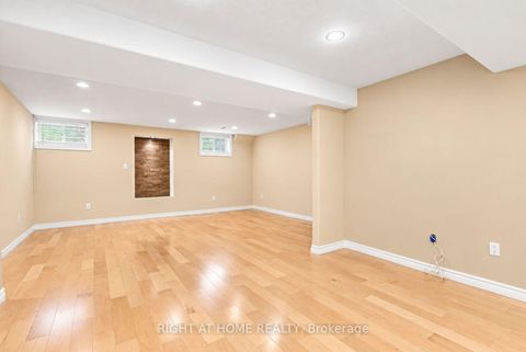Photo 39 at 35 Auburn Court, Ardagh, Barrie
