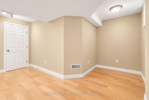 Photo 40 at 35 Auburn Court, Ardagh, Barrie