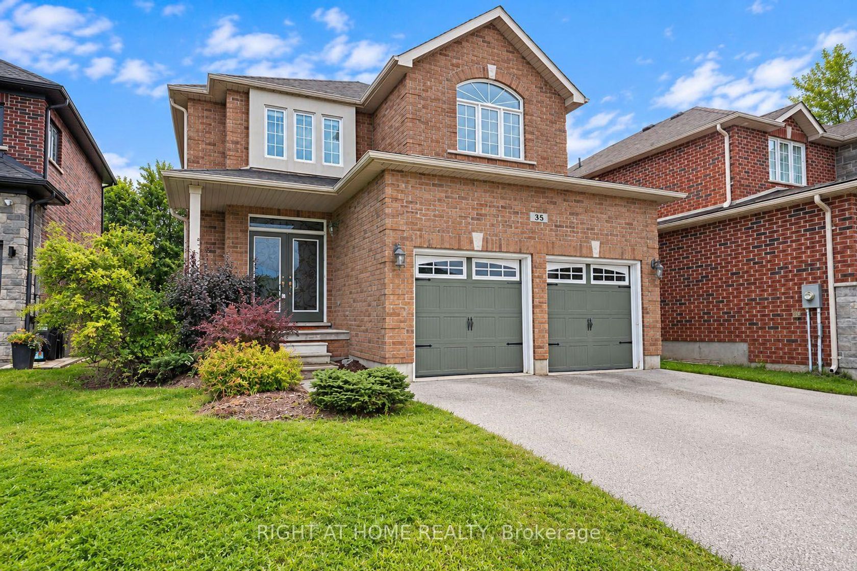 35 Auburn Court, Ardagh, Barrie photo number 2
