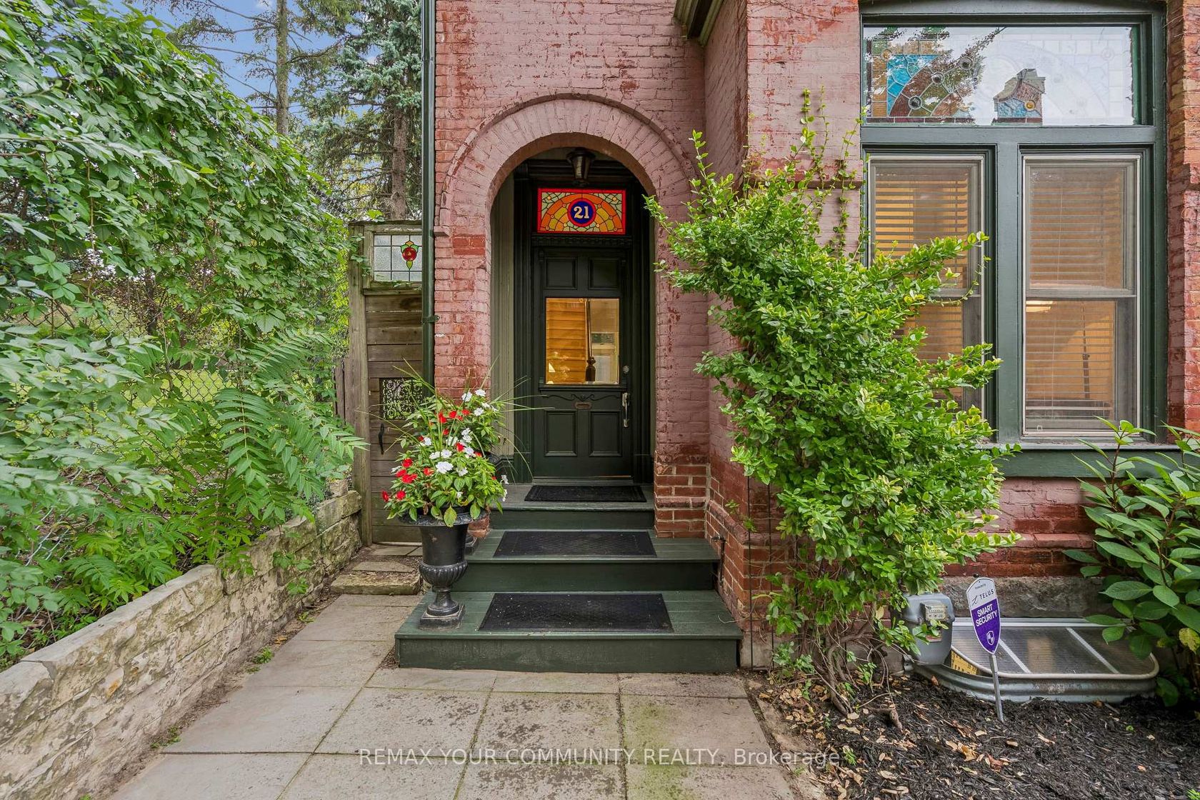 21 Laurier Avenue E, South St. James Town, Toronto 