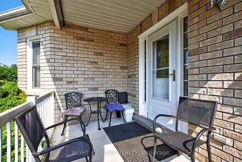 Photo 4 at 3 Player Drive, East Bayfield, Barrie