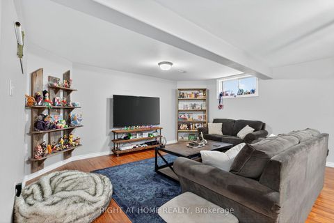 Photo 23 at 3 Player Drive, East Bayfield, Barrie