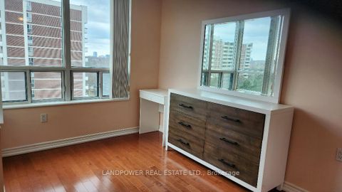 Photo 11 at 704 - 2800 Warden Avenue, L'Amoreaux, Toronto