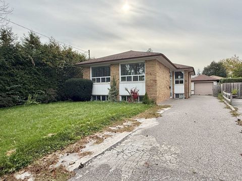 Photo 0 at 4 Wantanopa Crescent, Woburn, Toronto
