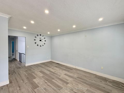 Photo 5 at 4 Wantanopa Crescent, Woburn, Toronto