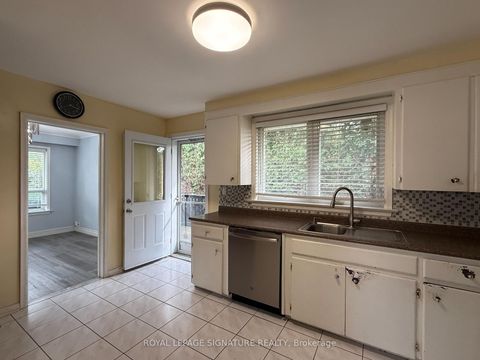 Photo 6 at 4 Wantanopa Crescent, Woburn, Toronto