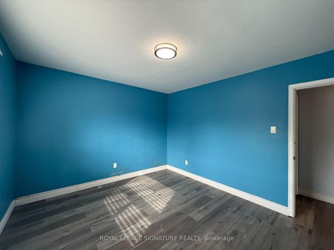Photo 14 at 4 Wantanopa Crescent, Woburn, Toronto
