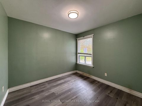 Photo 17 at 4 Wantanopa Crescent, Woburn, Toronto
