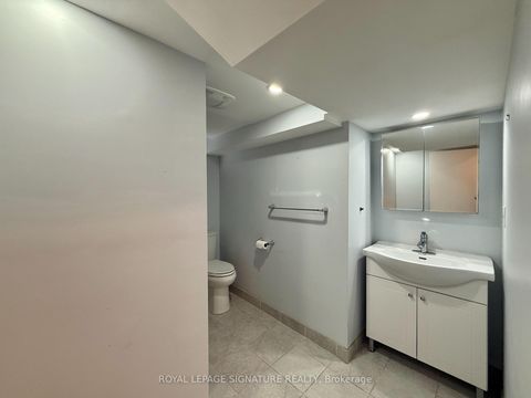 Photo 30 at 4 Wantanopa Crescent, Woburn, Toronto