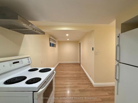 Photo 33 at 4 Wantanopa Crescent, Woburn, Toronto