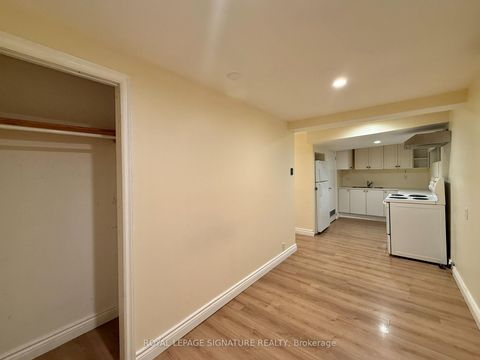 Photo 34 at 4 Wantanopa Crescent, Woburn, Toronto