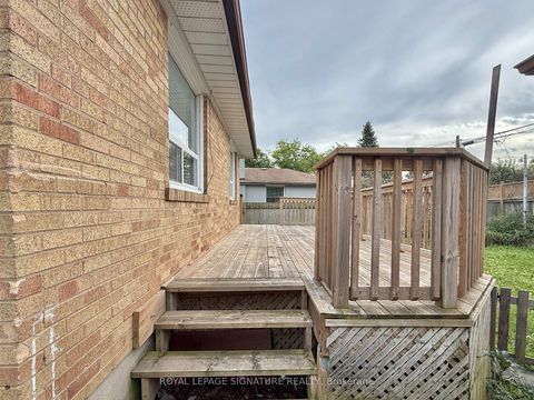 Photo 38 at 4 Wantanopa Crescent, Woburn, Toronto