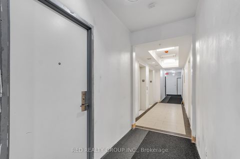 Photo 4 at 920 - 15 James Finlay Way, CFB, Toronto