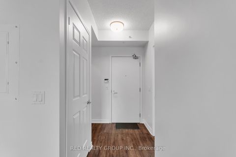 Photo 5 at 920 - 15 James Finlay Way, CFB, Toronto