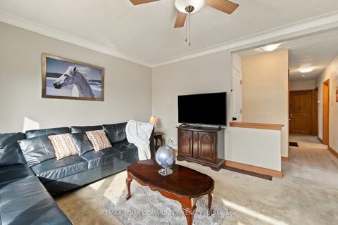 Photo 6 at 59 Redwater Drive, Kipling, Toronto