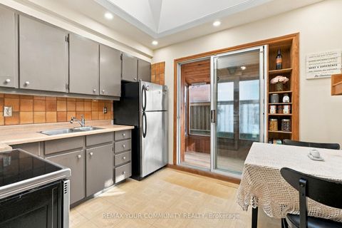Photo 10 at 59 Redwater Drive, Kipling, Toronto