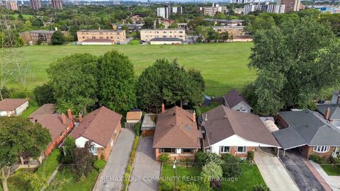 Photo 35 at 59 Redwater Drive, Kipling, Toronto