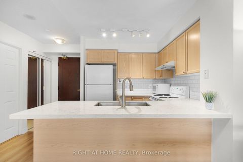 Photo 2 at 1602 - 18 Parkview Avenue, Willowdale East, Toronto