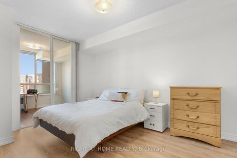 Photo 5 at 1602 - 18 Parkview Avenue, Willowdale East, Toronto