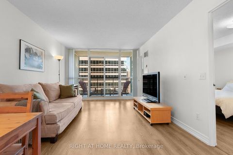 Photo 12 at 1602 - 18 Parkview Avenue, Willowdale East, Toronto
