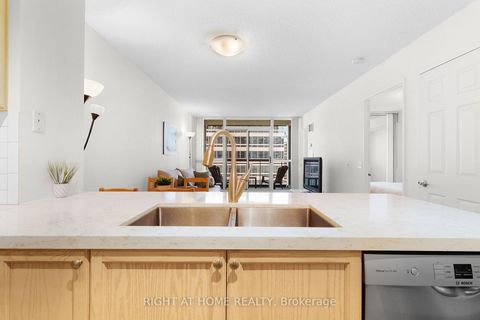 Photo 15 at 1602 - 18 Parkview Avenue, Willowdale East, Toronto
