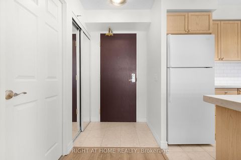 Photo 17 at 1602 - 18 Parkview Avenue, Willowdale East, Toronto
